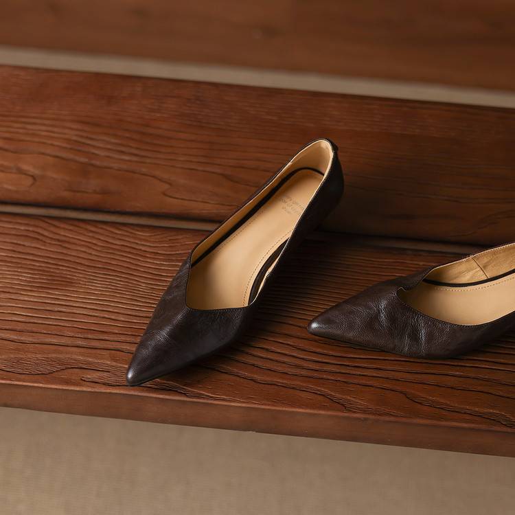 Obsidian | Pumps i äkta läder