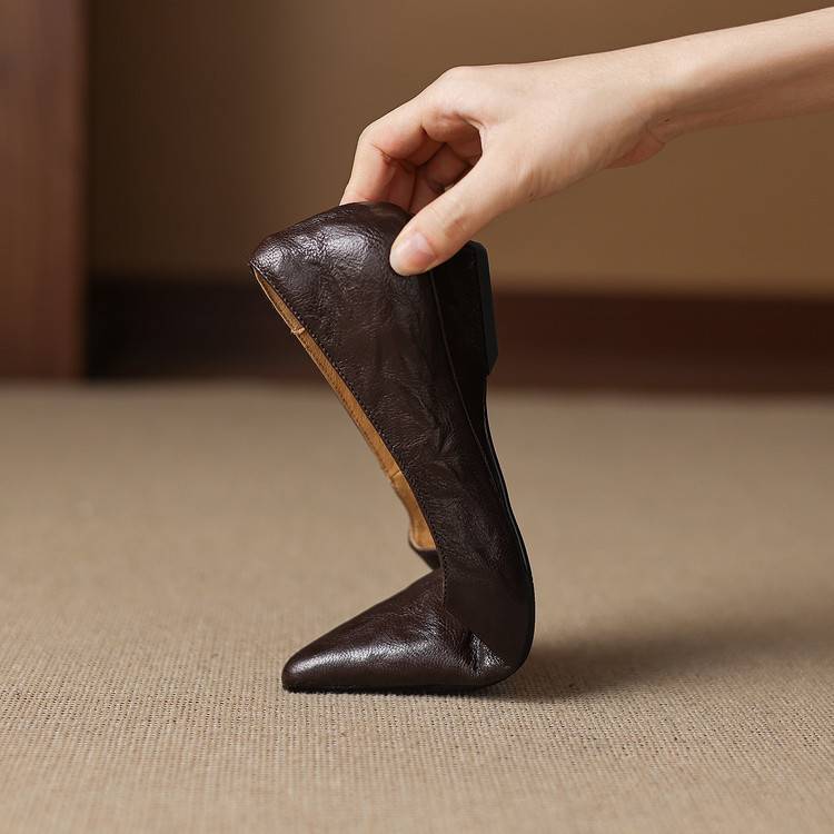 Obsidian | Pumps i äkta läder